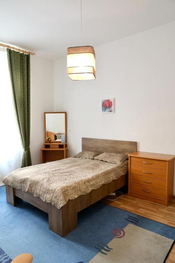 Lana Lo Apartments カルロヴィ・ヴァリ エクステリア 写真