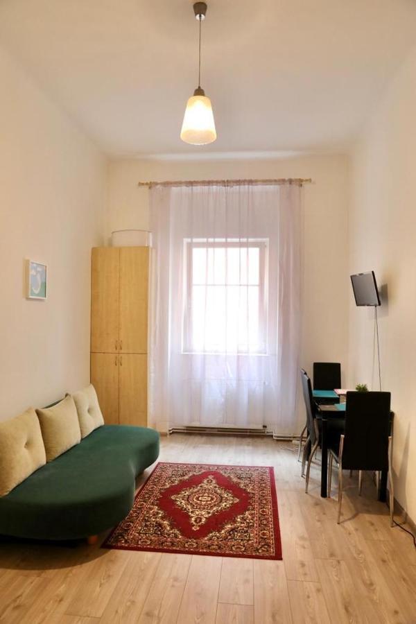 Lana Lo Apartments カルロヴィ・ヴァリ エクステリア 写真